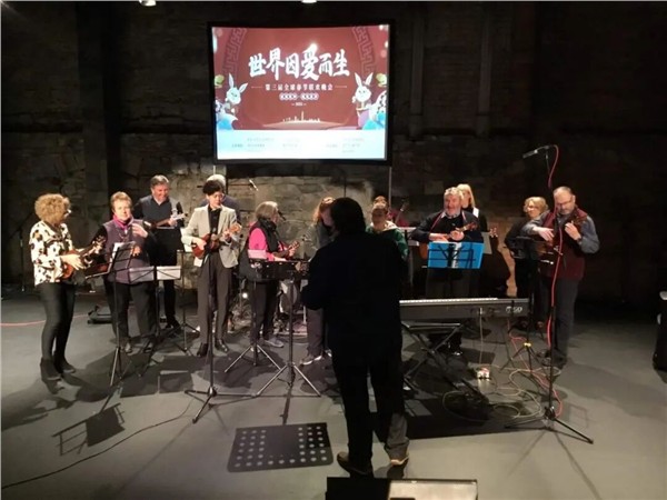 Together FM开创爱尔兰电台史上的中英双语先河｜中国国际新闻杂志社爱尔兰分社社长陈秋梅接受访谈，我的心一半翡翠绿 一半中国红