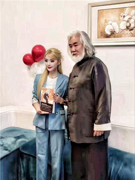 爱国港星、中国国际新闻杂志社副社长张羽希Venus3·28生日盛典闪耀，深圳连接器行业大会，以疗愈音乐赋能中国智造