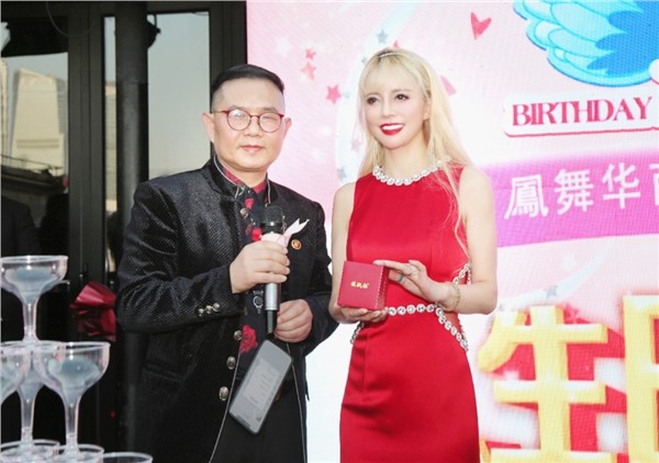 爱国港星、中国国际新闻杂志社副社长张羽希Venus3·28生日盛典闪耀，深圳连接器行业大会，以疗愈音乐赋能中国智造