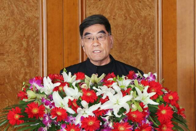 绿电破题冷链短板 南疆优质农产品搭上“保鲜快车”——新疆麦盖提沙戈荒特大型新能源基地项目推介会在京隆重举行