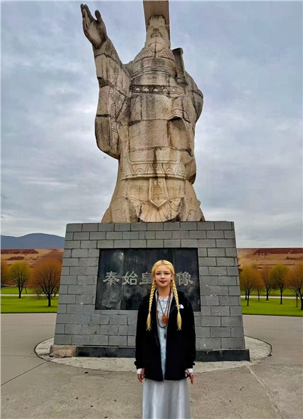  爱国港星、中国国际新闻杂志社副社长张羽希Venus从全能艺人转型华夏龙文化传承者