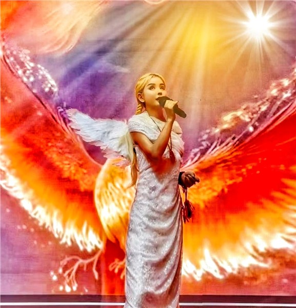  爱国港星、中国国际新闻杂志社副社长张羽希Venus从全能艺人转型华夏龙文化传承者