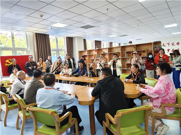 镜头记桑榆 调研惠养老——安阳市老干部大学摄影班走进金秋养老院开展调研采风活动
