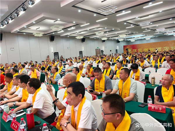 一脉龚氏情 千里聚星城——龚巧玉院士绘就宗族华章，携共工精神走向世界，践行“三老工程”惠泽苍生