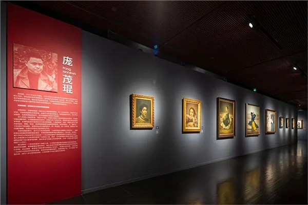 中美协副主席庞茂琨国家大剧院现场写生创作