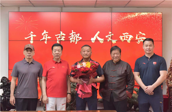 中国国际新闻杂志社等媒体指导单位的“精忠报国杯”国际散打赛事专家领导齐聚古都西安共商发展大计