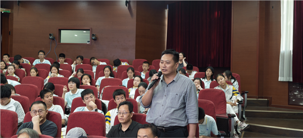 鲁迅文学奖得主杨庆祥做客海淀“百川汇海·作家大讲堂” 拆解文学写作的认知路径与实践方法