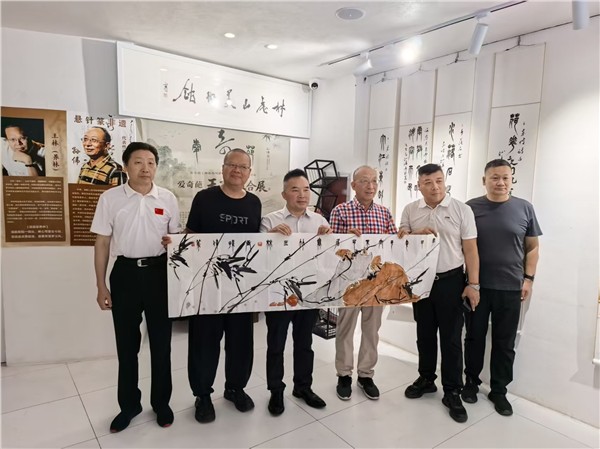 “精忠报国”之国家级书画艺术家王林、孙伟写意苏东坡主题书画全国巡展之弘扬林州“红旗渠精神”王孙组合画展在林州市石板岩的林虑山美术馆隆重开幕