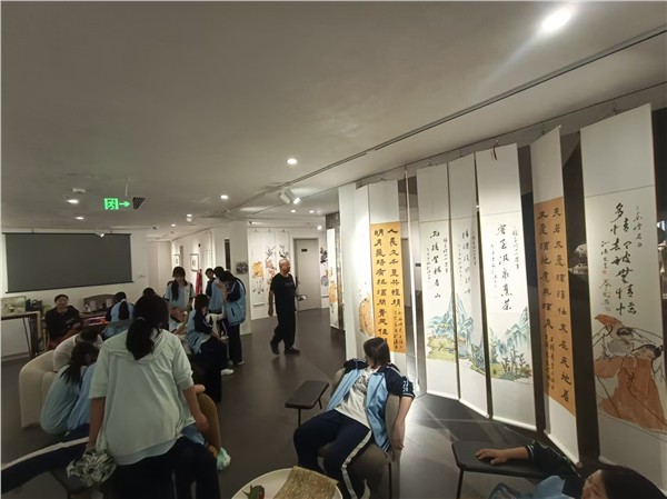 “精忠报国”之国家级书画艺术家王林、孙伟写意苏东坡主题书画全国巡展之弘扬林州“红旗渠精神”王孙组合画展在林州市石板岩的林虑山美术馆隆重开幕