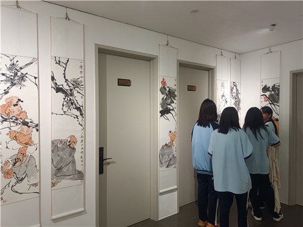 “精忠报国”之国家级书画艺术家王林、孙伟写意苏东坡主题书画全国巡展之弘扬林州“红旗渠精神”王孙组合画展在林州市石板岩的林虑山美术馆隆重开幕