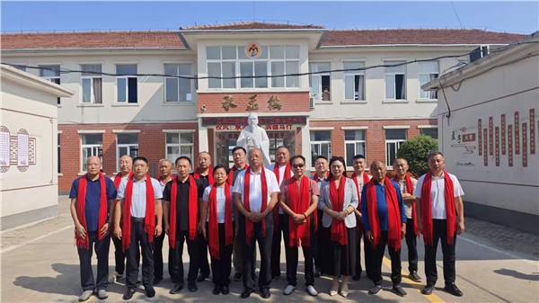 圣像落户孟子故里小学 孟母学堂揭牌启新篇