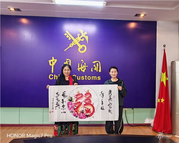 _IBK_微信图片_2026-09-22_095357_073.jpg 翰墨寄深情 丹青敬国门——著名画家高文清慰问国庆前夕国门卫士