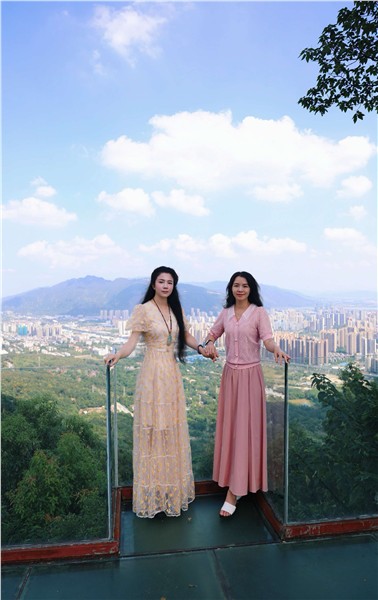岁月的沉淀与传承——读妹妹晓茵《时光潋滟》有感