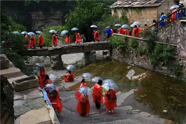 太行山林州高家台画家村写生基地与中国国际教育学院集团联合打造国际教育艺术研学景区