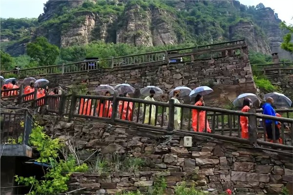 太行山林州高家台画家村写生基地与中国国际教育学院集团联合打造国际教育艺术研学景区