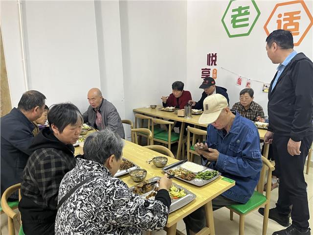 用情履职暖阳助老 站点引领融入选区